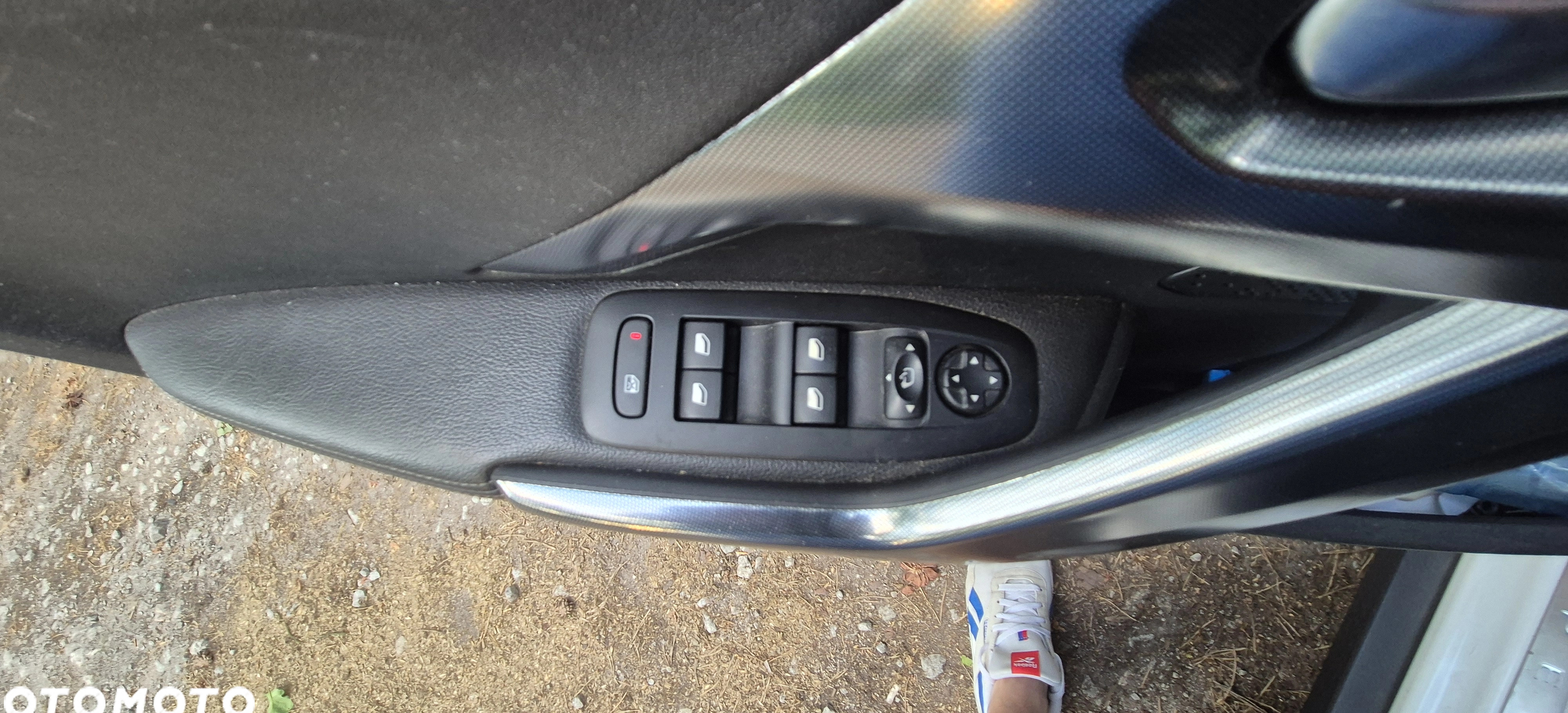 Peugeot 2008 cena 28900 przebieg: 131375, rok produkcji 2013 z Czerniejewo małe 67